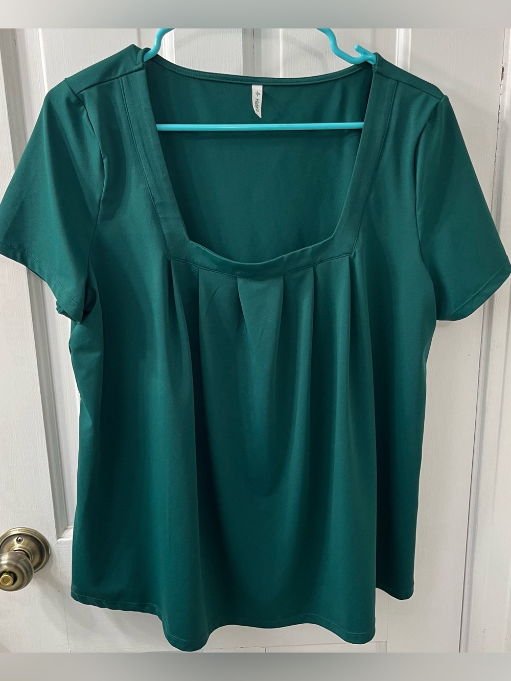 HALARA Teal Short Sleeve Scoop Neck Top